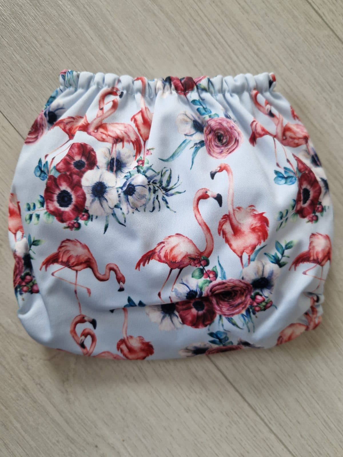 Flamingot ja ruusut