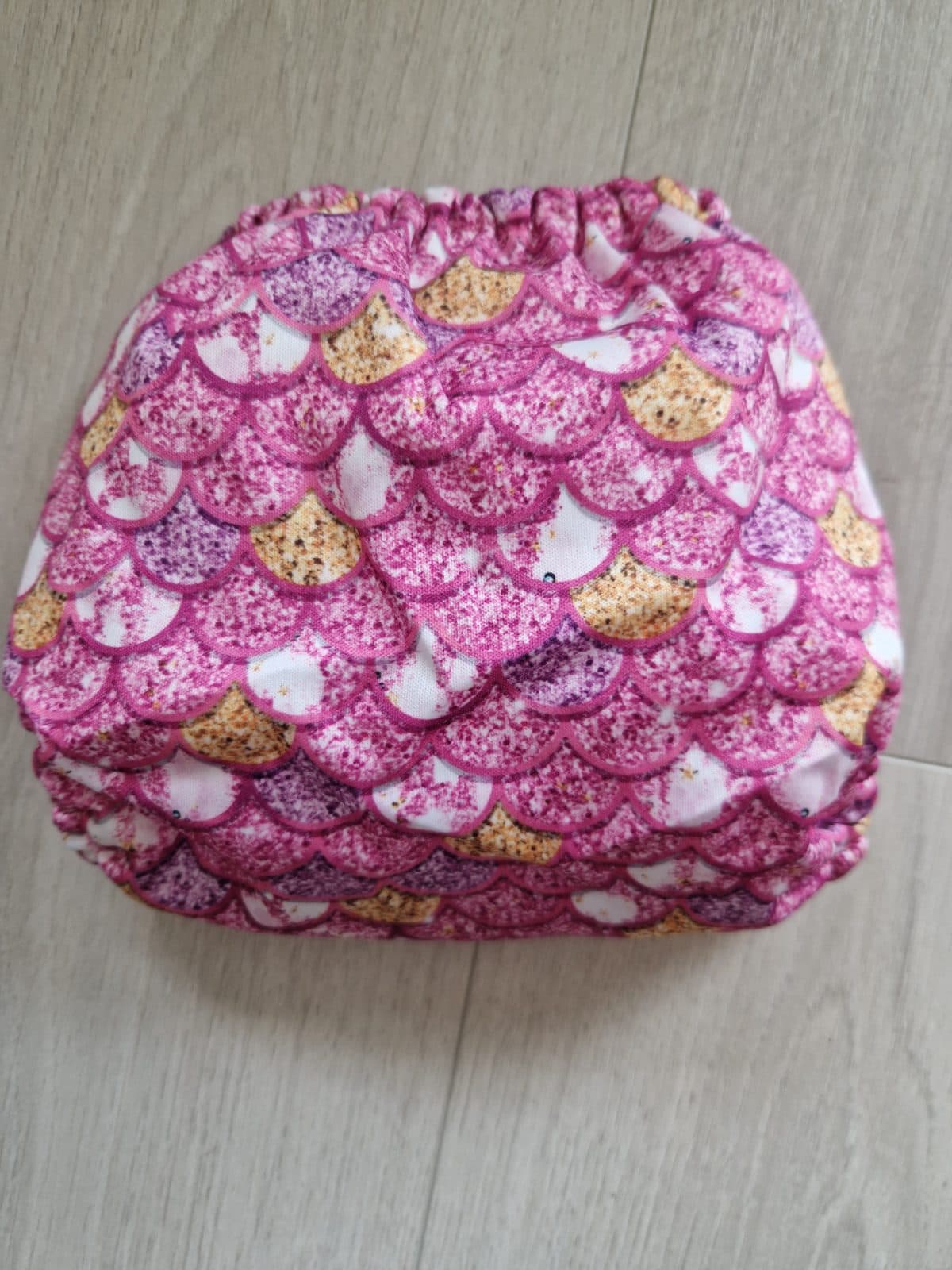 Pinkki glittersuomu